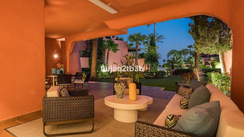 Foto 66b18b11-11ab-49c2-a8db-f3b612035180. Ground floor with pool in Guadalmansa Estepona