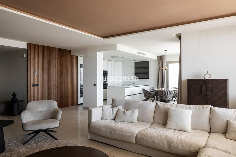 Foto e103b7d8-cbc2-435e-8a48-8f9c98d0bcba. Apartment with parking pool in Los Naranjos Marbella