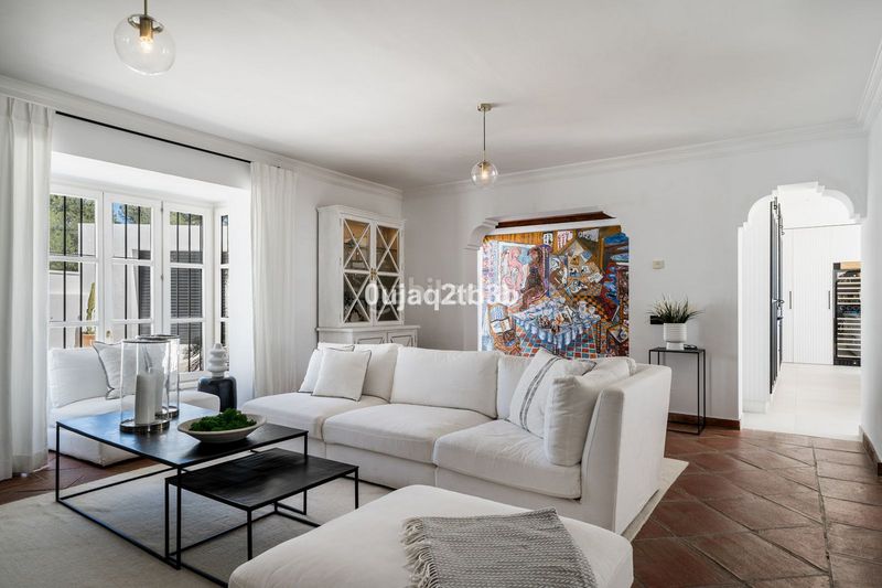 Foto cce9dc4e-c9d6-4135-b779-a595354174e8. Chalet en El Madroñal Benahavís