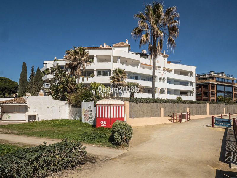 Foto 17e043ce-b62f-4a2e-a98a-c51edcdc681f. Apartamento en Puerto Banús Marbella