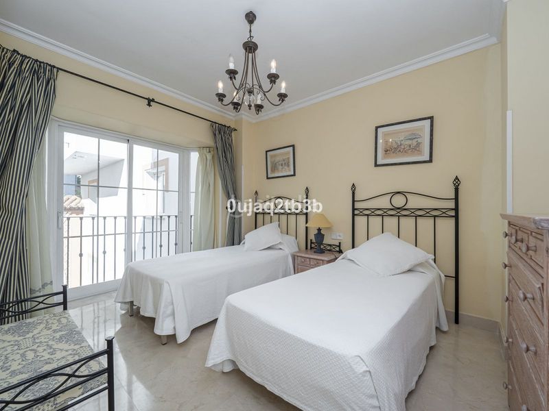 Foto 4d4d7495-d674-43cb-b6a4-03e24b81867e. Apartamento en Puerto Banús Marbella