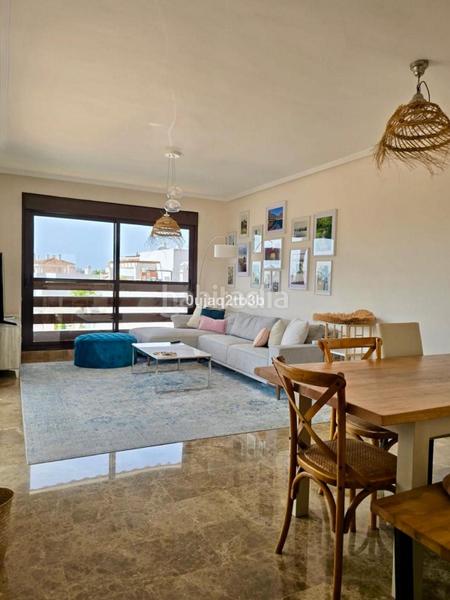 Foto 37fbd294-c9ab-44c3-9ea5-1681697509c6. Location appartement avec parking piscine dans La Concha - Resina Golf Estepona