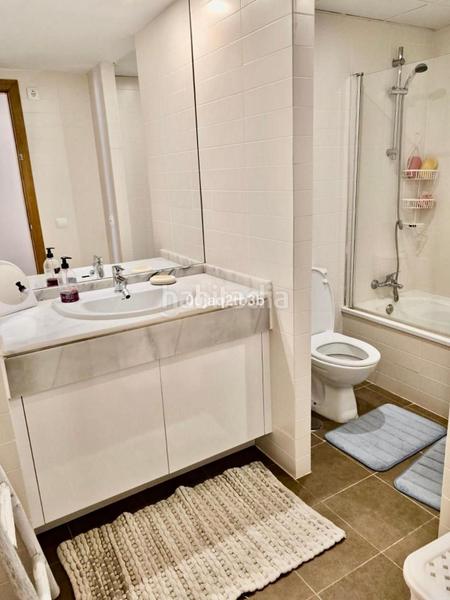 Foto 7f08dc2d-981a-42b9-89d1-231da8b1f185. Location appartement avec parking piscine dans La Concha - Resina Golf Estepona