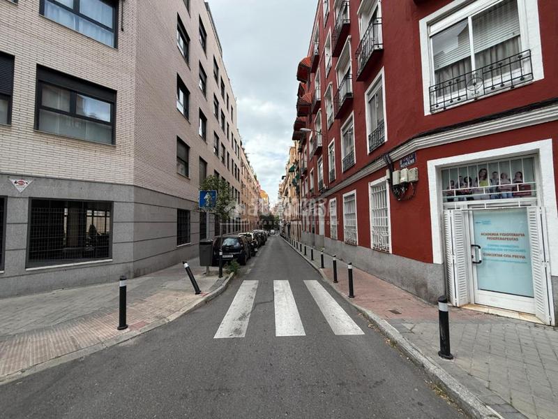 Foto 5a6ecd03-d822-46a6-bd24-8275deba5a36. Büro in Fuente del Berro Madrid