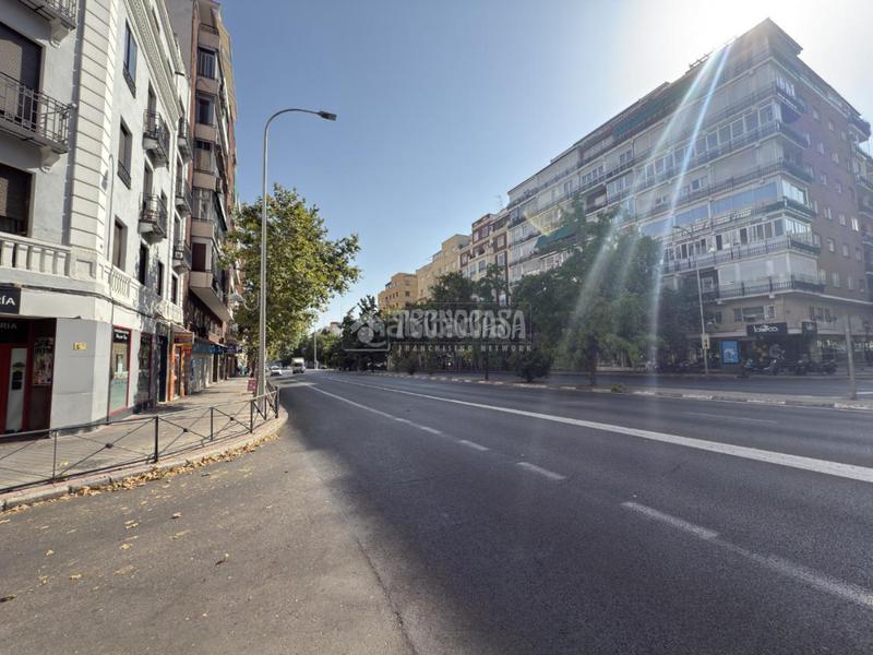 Foto 5cf74408-d419-430d-bf0a-f6c3b3f040a9. Local comercial  en venta en Fuente del Berro Madrid