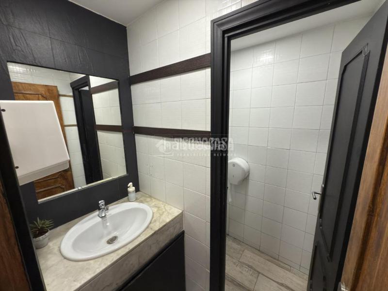 Foto 88c083d5-2b3d-491b-b18a-94ad4455354d. Local comercial  en venta en Fuente del Berro Madrid