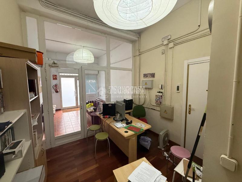 Foto aeba952b-7044-4003-8b01-f3868a73aad7. Geschäftsraum mit heizung in Fuente del Berro Madrid