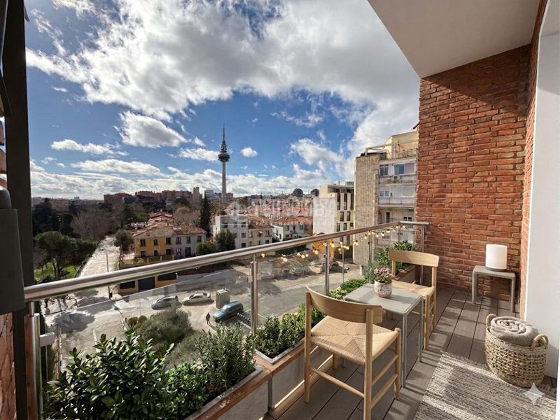 Foto f01e5649-cfc4-424b-b98c-496bf7a54f3c. Pis amb calefacció a Fuente del Berro Madrid