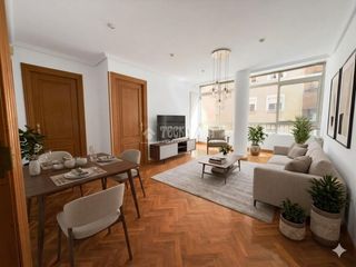 Flat in Fuente del Berro. Piso en venta en madrid