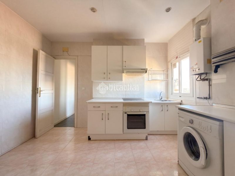 Foto f13e47b3-c508-4c00-be1a-b65e0ee08679. Ático  en venta en Fuente del Berro Madrid