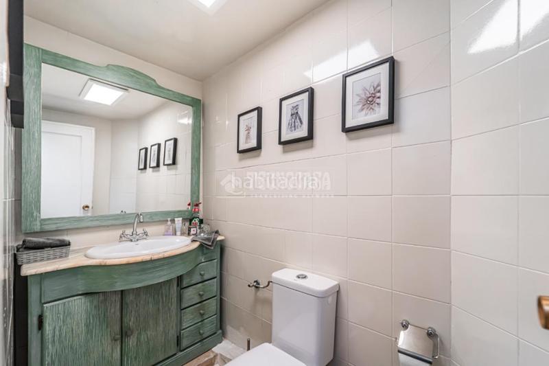 Foto c7260e1d-db28-4f43-87a8-33796a3c395c. Local comercial tienda en venta en Ciudad Jardín Madrid