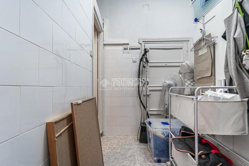 Foto d956c934-eb8e-460b-9f64-30e12a2a0fbe. Local comercial tienda en venta en Ciudad Jardín Madrid