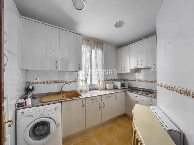 Foto 049bf1e8-48b1-46a9-a0ea-e16ef5cf47b9. Piso  en venta en Ciudad Jardín Madrid