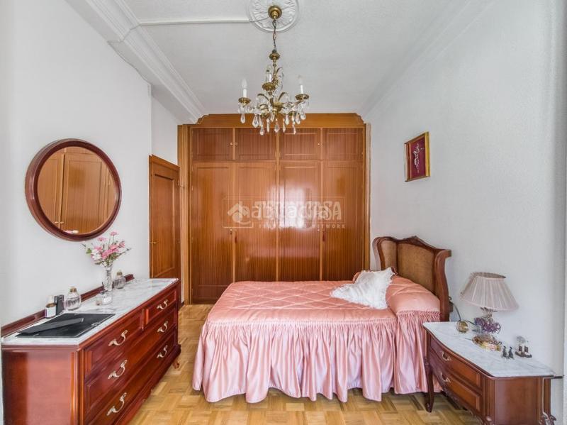 Foto f7d3b915-43c6-46c8-a85d-b692a954f8d7. Piso  en venta en Ciudad Jardín Madrid