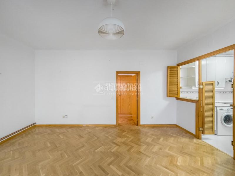 Foto 2dd4d0b1-4b81-4fbd-95f7-330f02f7e3d3. Pis amb calefacció a Ciudad Jardín Madrid