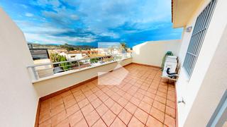 Casa adossada  Carrer serra de bèrnia