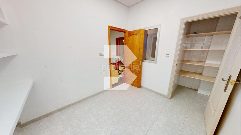 Foto a67ce5bf-cf75-4668-9a74-e41663e46f2d. Casa adossada amb aparcament a Campello Pueblo Campello (el)