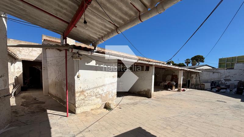 Foto f3412e1a-d2f5-4331-aaf9-76de3afe66df. Casa adossada amb aparcament a Campello Pueblo Campello (el)