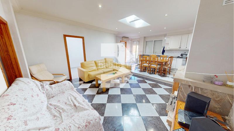 Foto f3b41a00-6bae-470f-a842-1c44ab59e285. Semi detached house with parking in Campello Pueblo Campello (el)