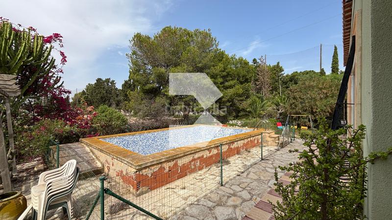 Foto 3a33be1f-6a5b-4a13-af64-bb5ea2f94d9a. Chalet with parking pool in Centro Mutxamel