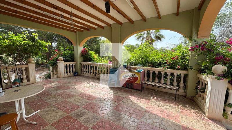 Foto 7f37869e-dea1-423f-a3b8-09c187957c92. Chalet with parking pool in Centro Mutxamel