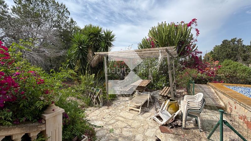 Foto 8790da68-78f8-4852-a8fa-5f8ce47ebe52. Chalet with parking pool in Centro Mutxamel