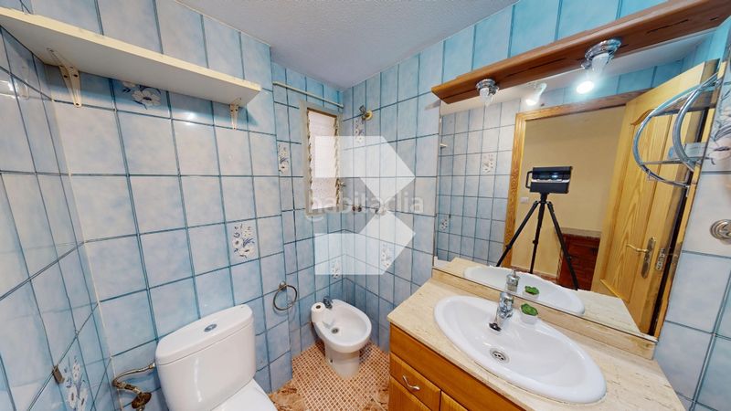 Foto aa36d0b8-9d2e-4b78-b94d-e57bbc479213. Pis a Campello Pueblo Campello (el)