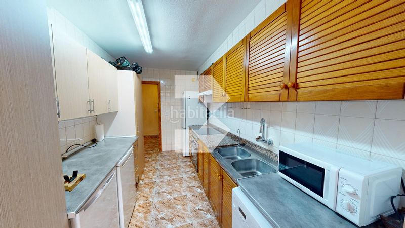 Foto b9473c64-9796-48de-b6fc-5534acfd415b. Pis a Campello Pueblo Campello (el)