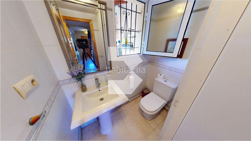 Foto a7350877-5fcd-42ea-9791-5d3805675d82. Casa adossada amb xemeneia a Campello Pueblo Campello (el)