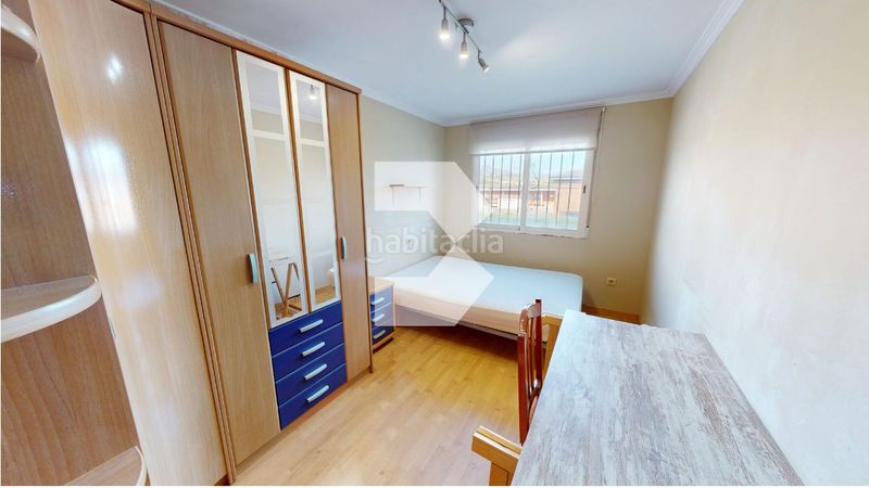 Foto a8df5c0c-3211-4229-b7c5-2be19e5a7b3f. Casa adossada amb xemeneia a Campello Pueblo Campello (el)