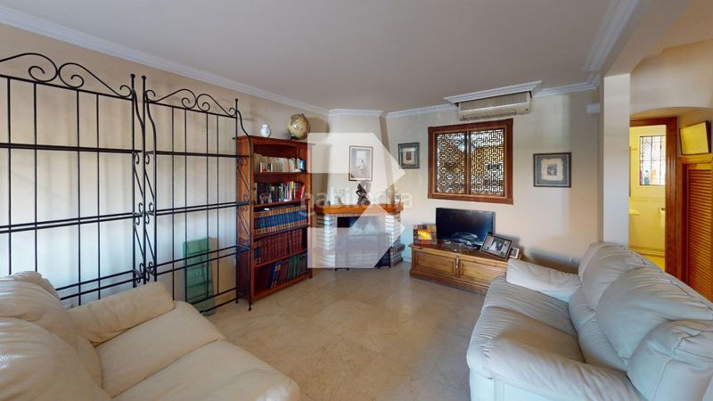 Foto e8b94b01-442a-47a1-865e-f27c016a5bd1. Casa adossada amb xemeneia a Campello Pueblo Campello (el)