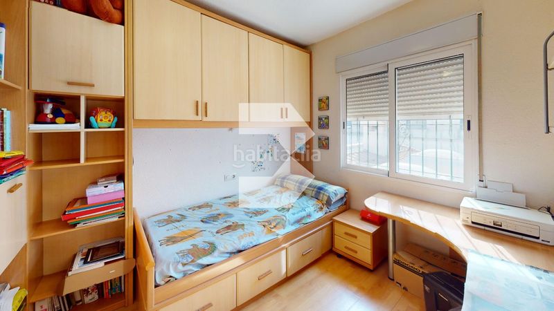 Foto f10f58e6-cade-42c2-ac30-4896b2f6828e. Casa adossada amb xemeneia a Campello Pueblo Campello (el)