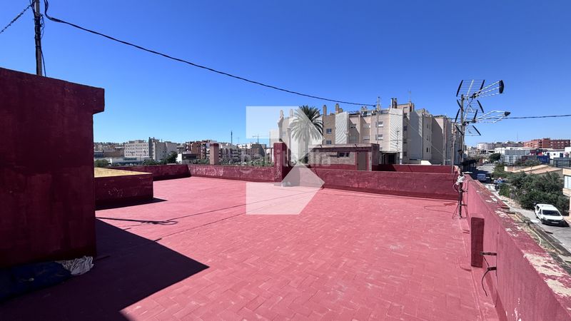 Foto 76287bc2-a5ba-425f-8331-631572c03d61. Casa adossada amb calefacció a Campello Pueblo Campello (el)