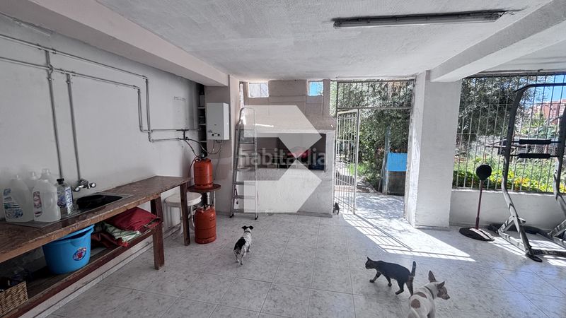 Foto a01604cc-e6f1-485c-a570-22325235f0b1. Casa adossada amb calefacció a Campello Pueblo Campello (el)