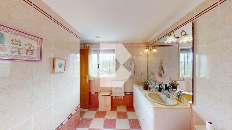 Foto bc0a6cb0-a223-4c97-ae76-071a49b48667. Xalet amb xemeneia calefacció aparcament piscina a Busot