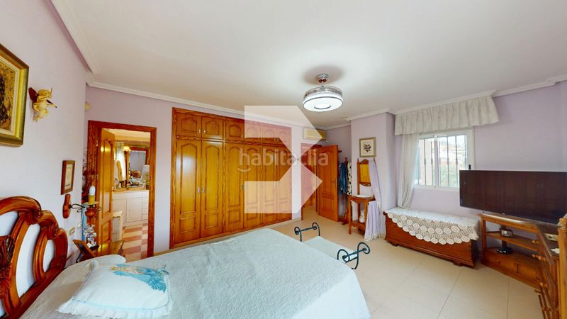 Foto c35a6d44-87ba-4ef8-baf7-064b5d384d03. Xalet amb xemeneia calefacció aparcament piscina a Busot