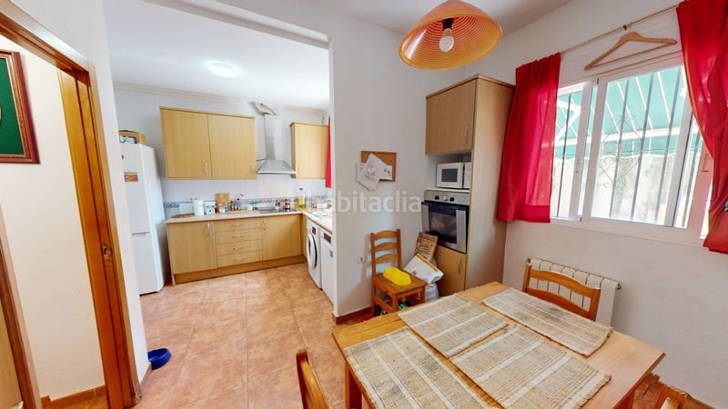 Foto 6c429085-8c38-4fe1-b615-554e86e2633c. Casa aparellada amb xemeneia calefacció a Aigües