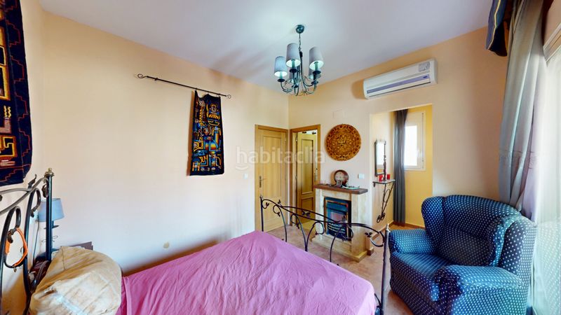 Foto a0af66d3-758a-40f4-a512-710528eaeb5e. Casa aparellada amb xemeneia calefacció a Aigües