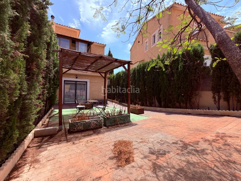 Foto a969ddf2-2642-4b4f-872f-9e2404591330. Casa aparellada amb xemeneia calefacció a Aigües