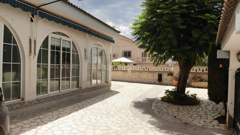 Foto 2a0a0927-dc80-4643-8a3f-ed21fae2bdfe. Casa amb xemeneia calefacció aparcament piscina a Busot