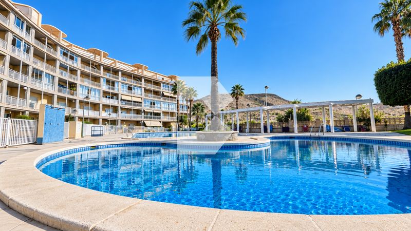Foto 416d6c41-299c-4bd4-8c3a-76bca7d022e9. Àtic amb calefacció piscina a Pueblo Acantilado-Lanuza Campello (el)