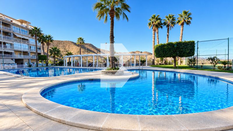 Foto c6ace6a0-acf0-45a8-8632-277d5718509a. Àtic amb calefacció piscina a Pueblo Acantilado-Lanuza Campello (el)
