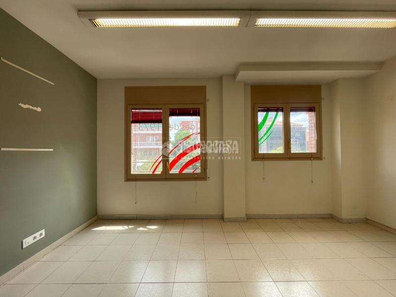 Foto 87b93f35-aaf0-4b94-ab15-ff2a4a212858. Alquiler oficina despacho en alquiler en Centre - Estació Sant Cugat del Vallès
