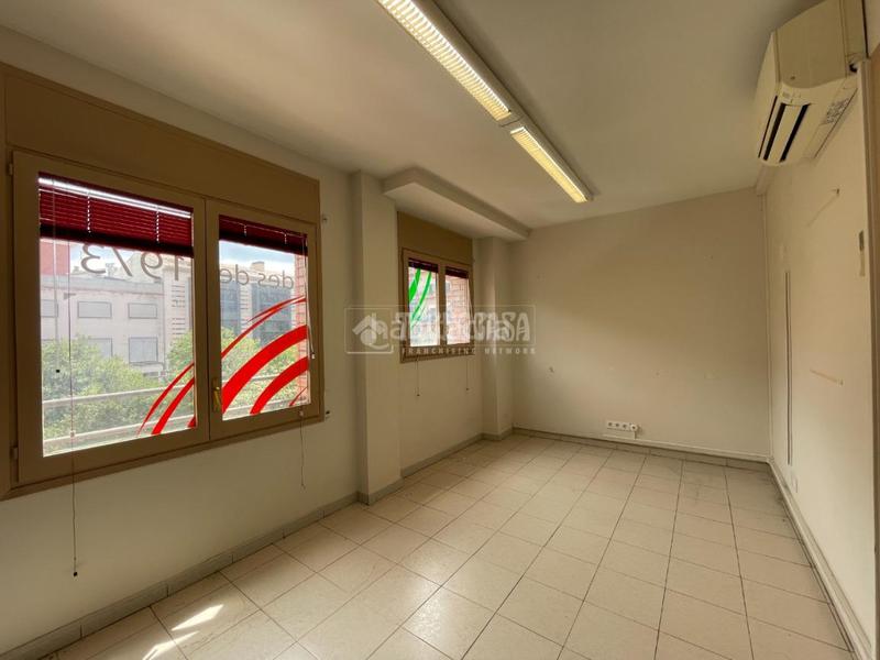 Foto 74063cf3-9154-43fc-80dd-d15607b3f9b3. Miete büro in Centre - Estació Sant Cugat del Vallès
