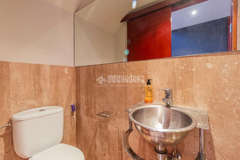 Foto ad079502-a19f-4be9-be72-7567996c4a1c. Location local commercial dans El Coll Sant Cugat del Vallès