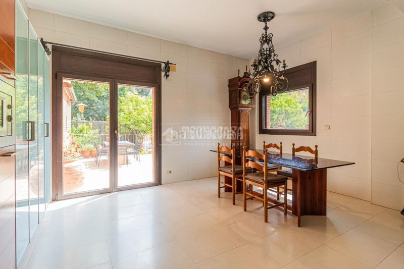 Foto 0db16d6e-8a92-4469-9eb3-9a1b2aa7d4f2. Casa amb aparcament a Valldoreix Sant Cugat del Vallès