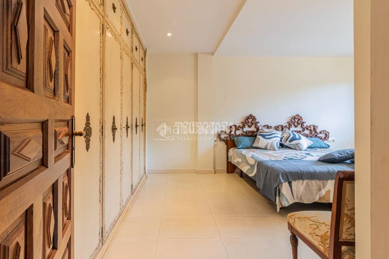 Foto 1a5217d8-7ac7-4996-bbed-e031dd4d4b74. Casa amb aparcament a Valldoreix Sant Cugat del Vallès