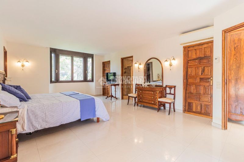 Foto 353e4c8b-17b0-458e-9cb7-11735143dbb7. Casa amb aparcament a Valldoreix Sant Cugat del Vallès