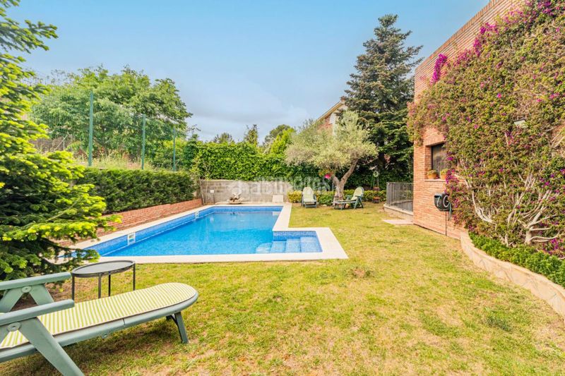 Foto 46aa290f-d9d4-4c9e-a2d1-86e4b50fa70b. Casa amb aparcament a Valldoreix Sant Cugat del Vallès