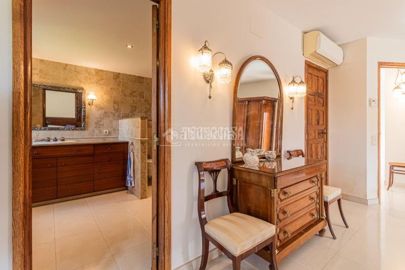 Foto 8331eece-4005-4c04-9063-0a85a834e914. Casa amb aparcament a Valldoreix Sant Cugat del Vallès